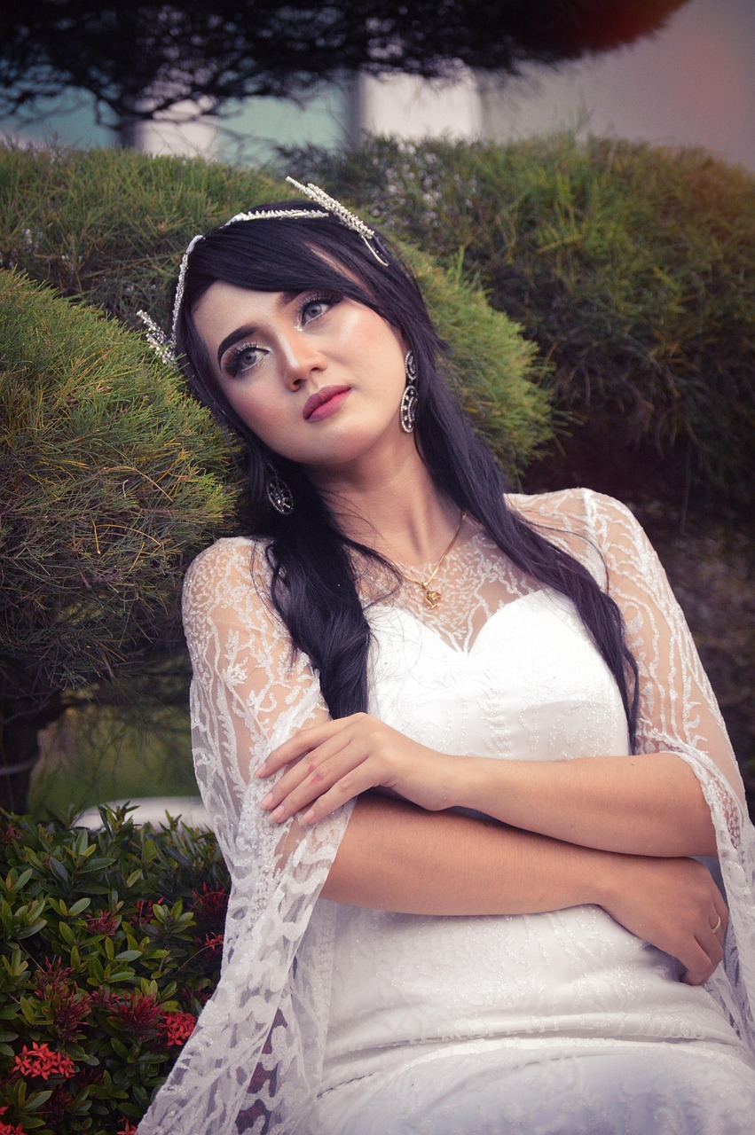model, woman, bride, bridal gown, wedding gown, bridal wear, white dress, wedding dress, asian woman, girl, lady, female, female model, modeling, pose, posing, wedding photography, wedding details, indonesia wedding, pengantin indonesia